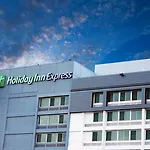 Holiday Inn Express Van Nuys